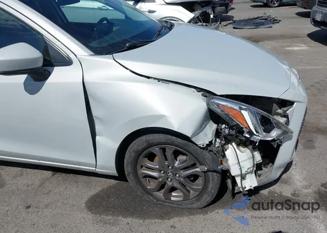 2019 Toyota Yaris Xle from USA, damaged, VIN 3MYDLBYV8KY513608